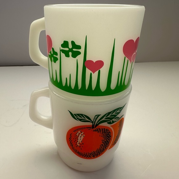 Vintage Fire King  milk glass D ring stackable mug
✨Lucky in Love💚💓 - Picture 10 of 10